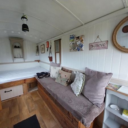 Meadowbeck - Shepherd Huts Fylingdales Exterior foto